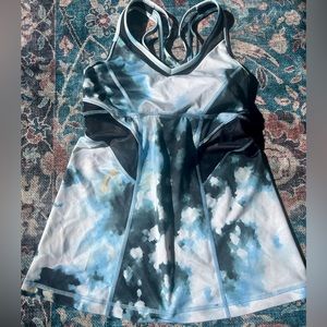 Lululemon tank with built in bra